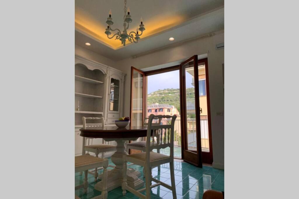דירות סורנטו Super Attico Vista Mare Con Piscina מראה חיצוני תמונה