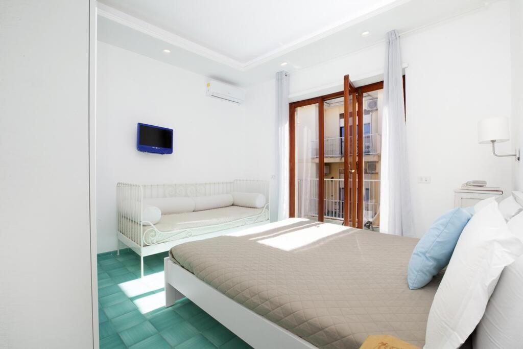 דירות סורנטו Super Attico Vista Mare Con Piscina מראה חיצוני תמונה